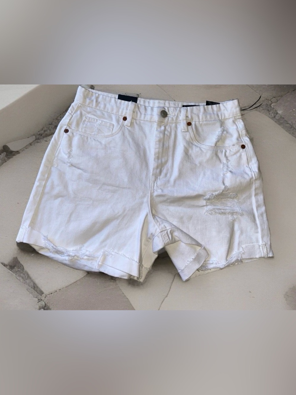Blank NYC NWT$78 Head in the Clouds Mom Shorts High Waist Women's 28 The Perry